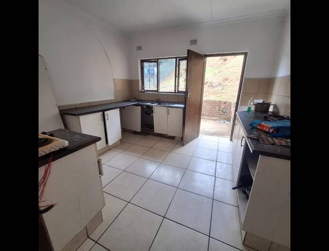 7 BEDROOM HOUSE FOR SALE IN RESERVOIR HILLS